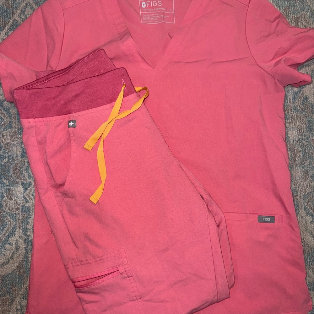 Figs Neon Pink Scrub Set- Zamora Joggers and Scrub Top S